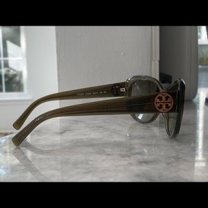 Tory Burch olive cat eye sunglasses! Never worn!